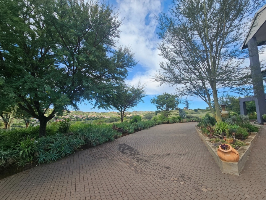 5 Bedroom Property for Sale in Woodland Hills Free State